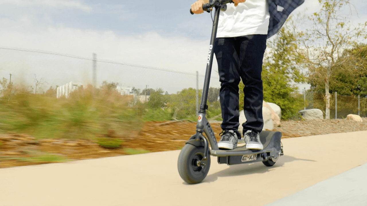 Razor lanza bicicleta eléctrica estilo ciclomotor para adultos
